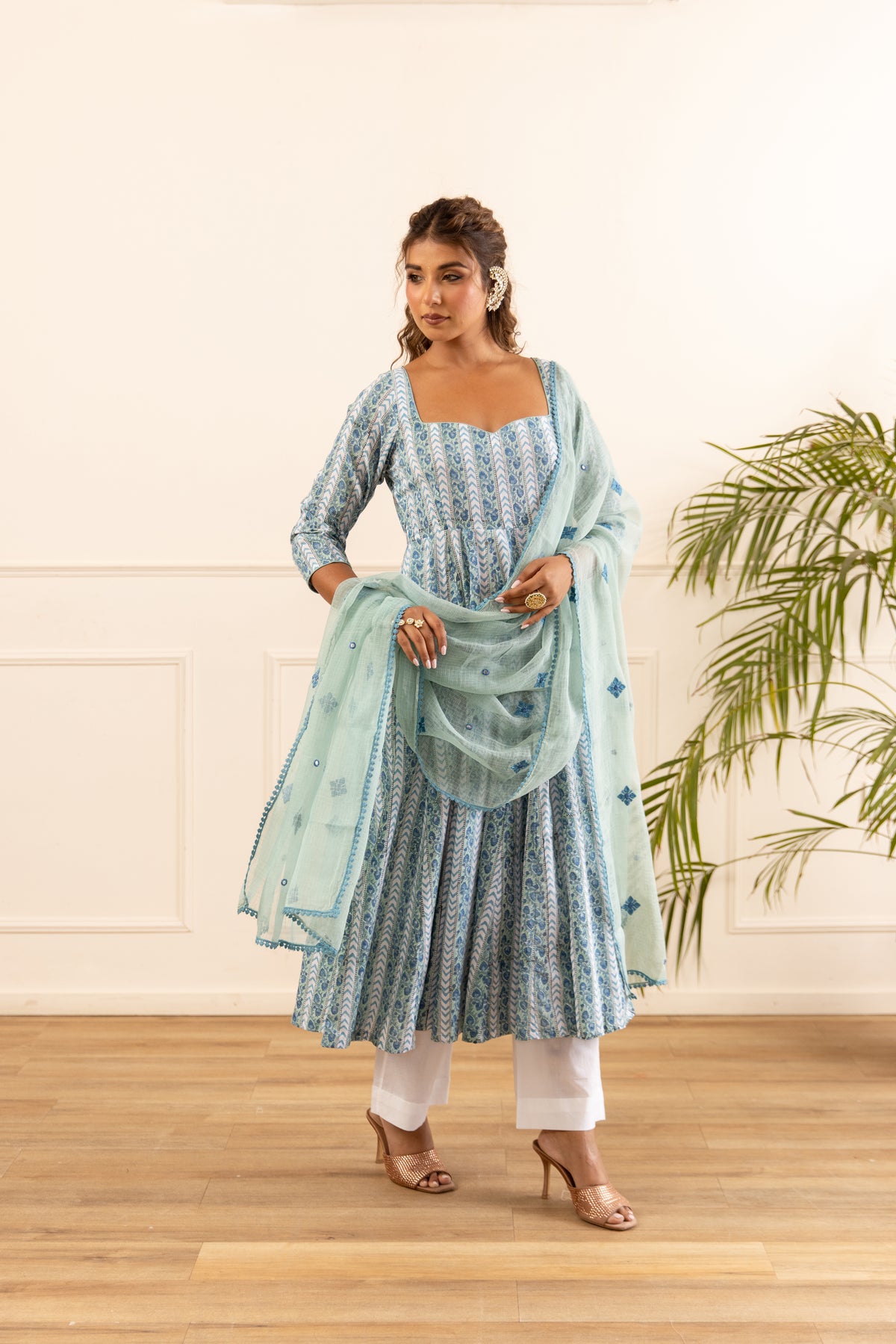 Lined Powder Blue & Aqua Blue (Sleeved)