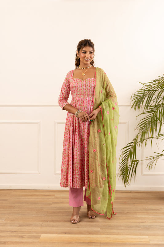 Lined Coral Pink & Pista (Sleeved)