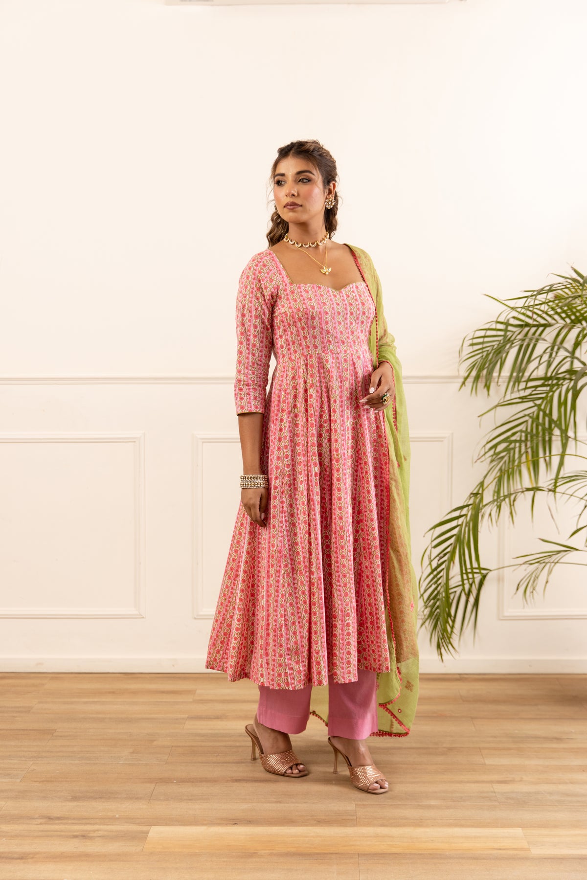 Lined Coral Pink & Pista (Sleeved)