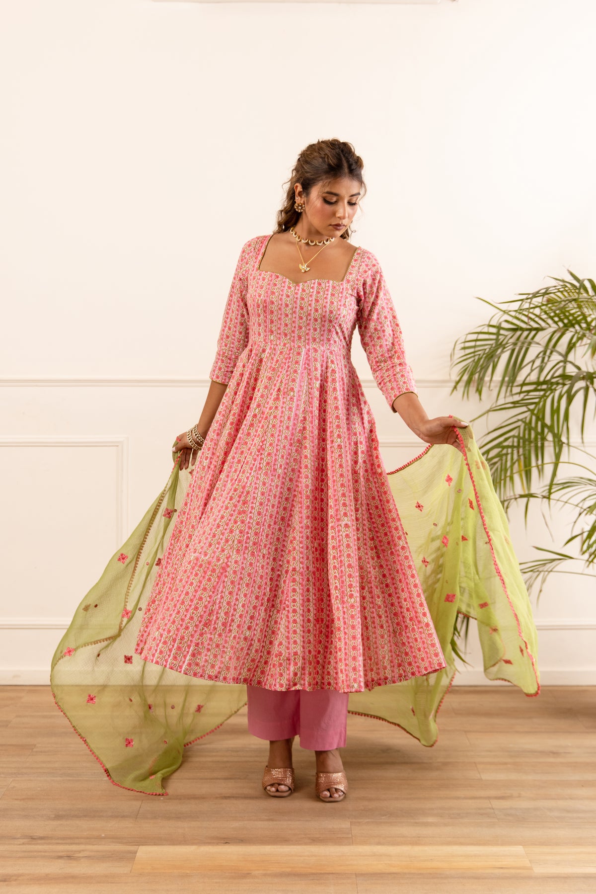 Lined Coral Pink & Pista (Sleeved)