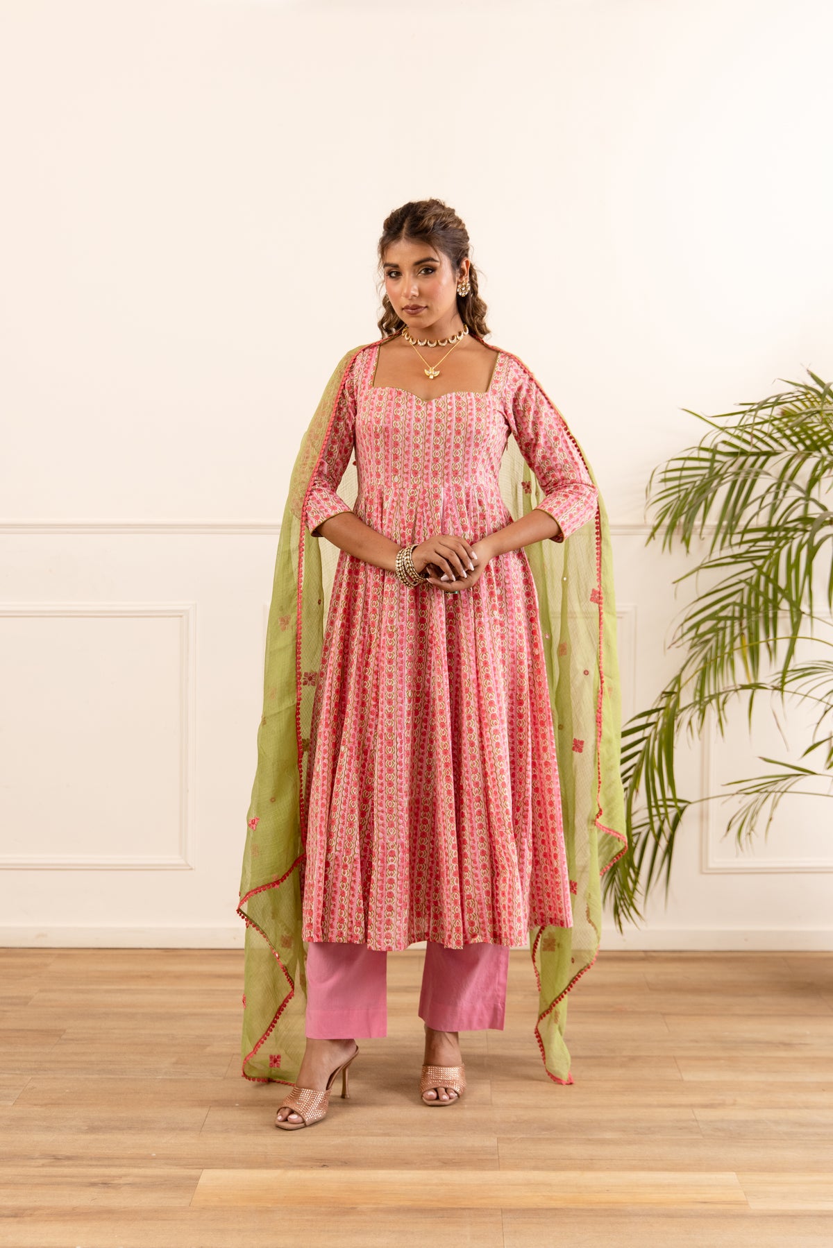 Lined Coral Pink & Pista (Sleeved)