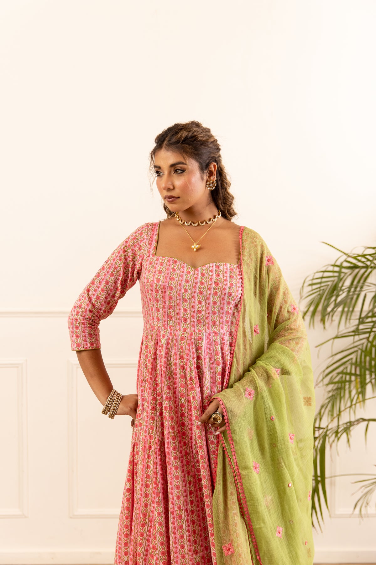 Lined Coral Pink & Pista (Sleeved)