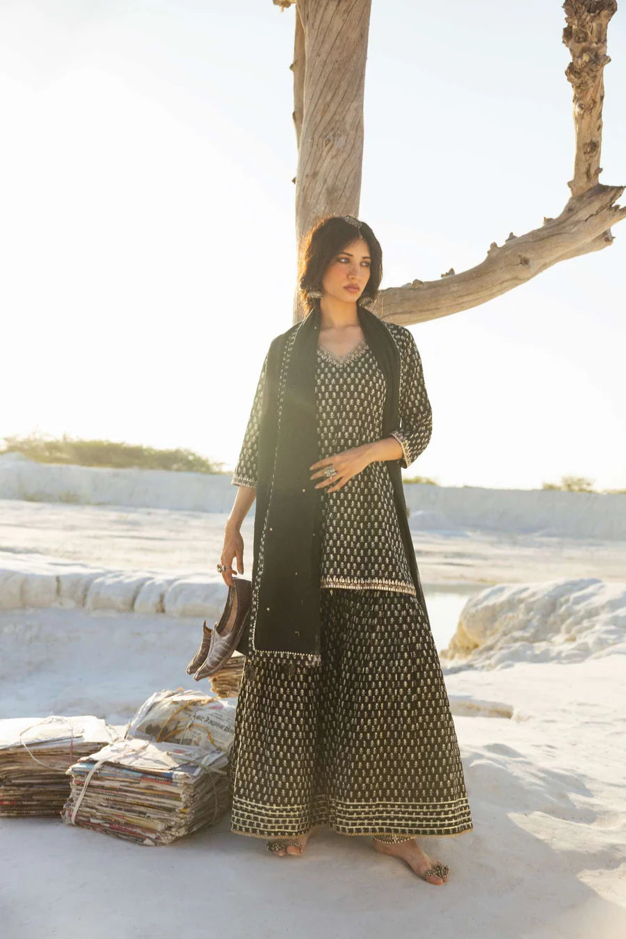 BLACK BLOCK PRINT SHARARA SET