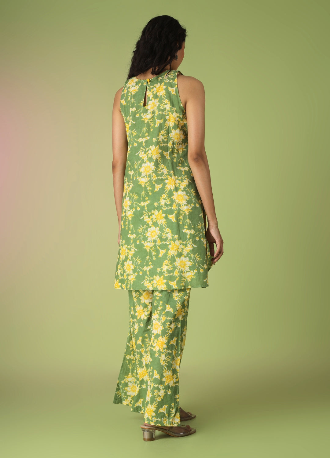 Green Sleeveless Kurta with Flared Pants