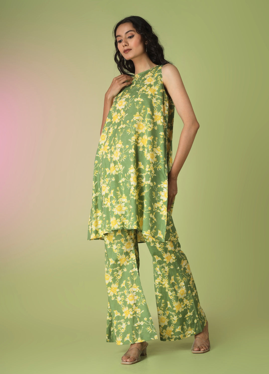 Green Sleeveless Kurta with Flared Pants