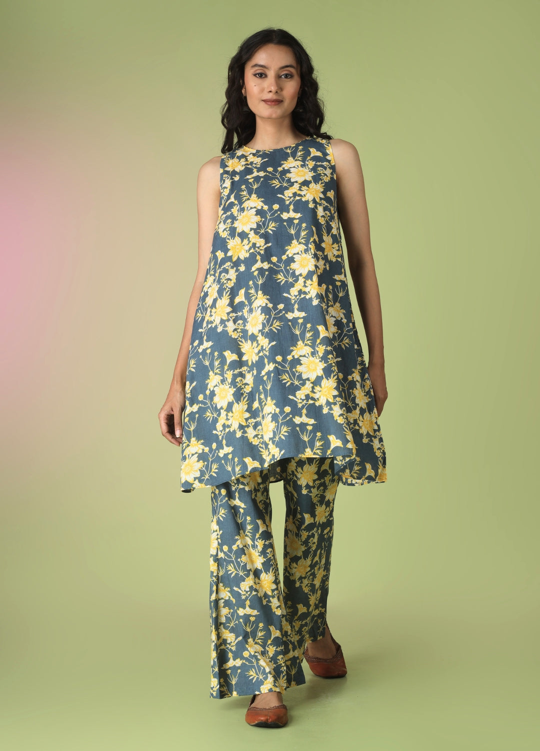 Blue Sleeveless Kurta with Flared Pants