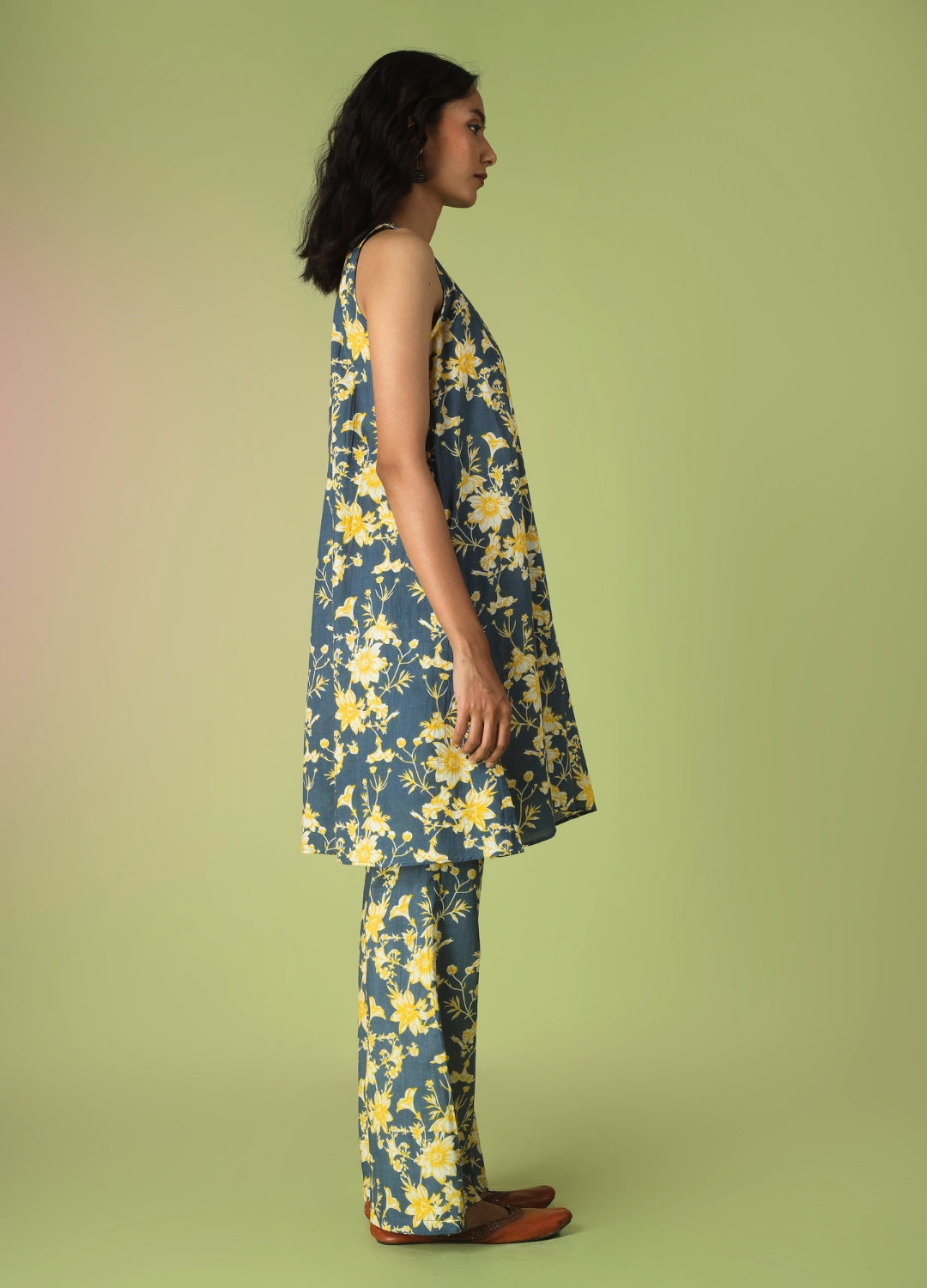 Blue Sleeveless Kurta with Flared Pants