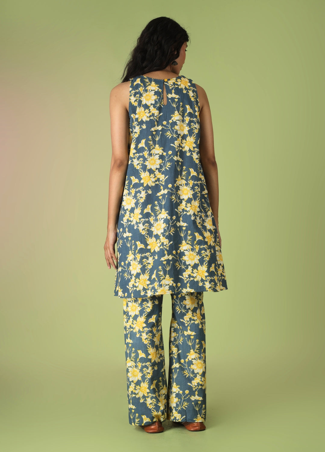 Blue Sleeveless Kurta with Flared Pants