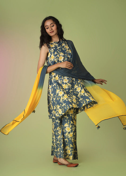 Blue Sleeveless Kurta with Flared Pants