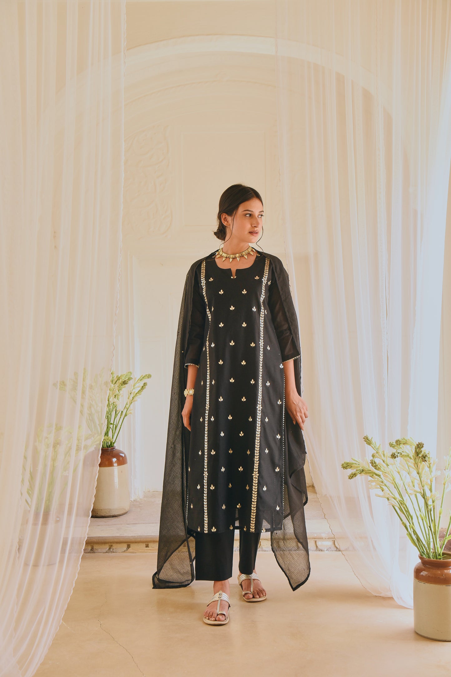 BLACK EMBROIDERED KURTA SET