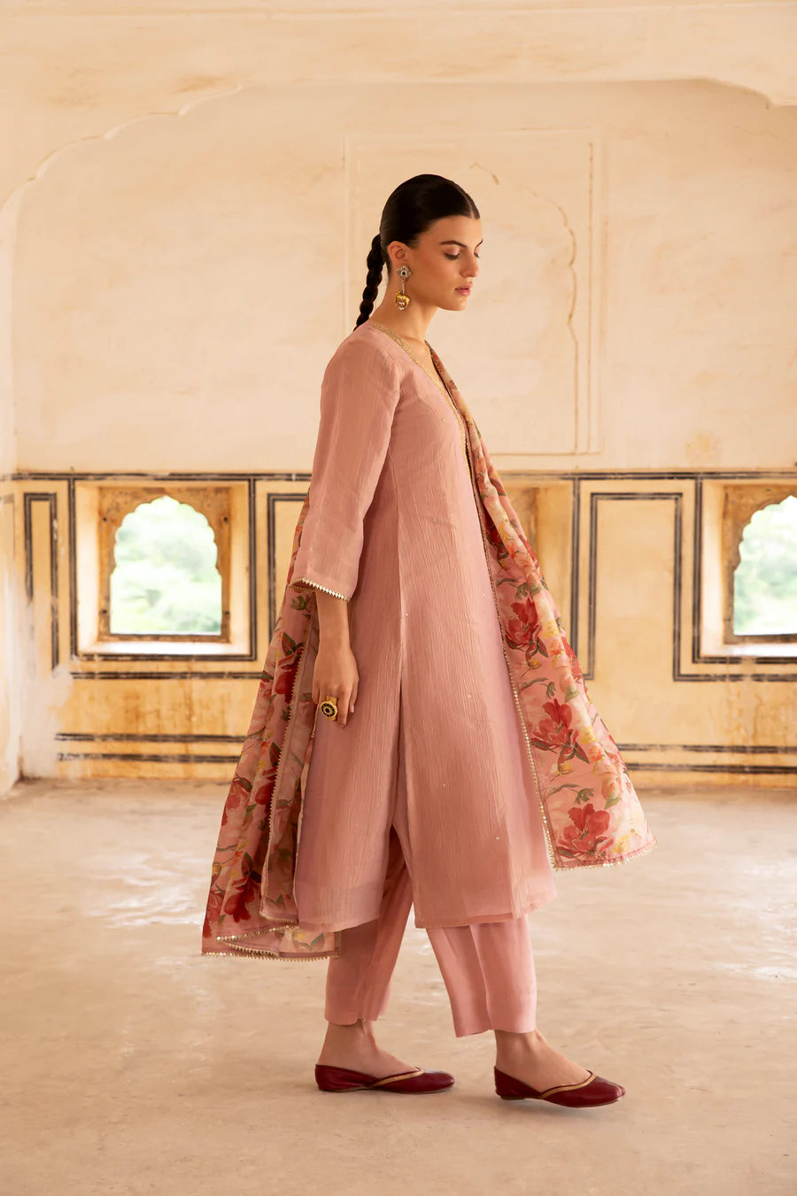 PINK EMBROIDERED ROUND NECKLINE KURTA SET