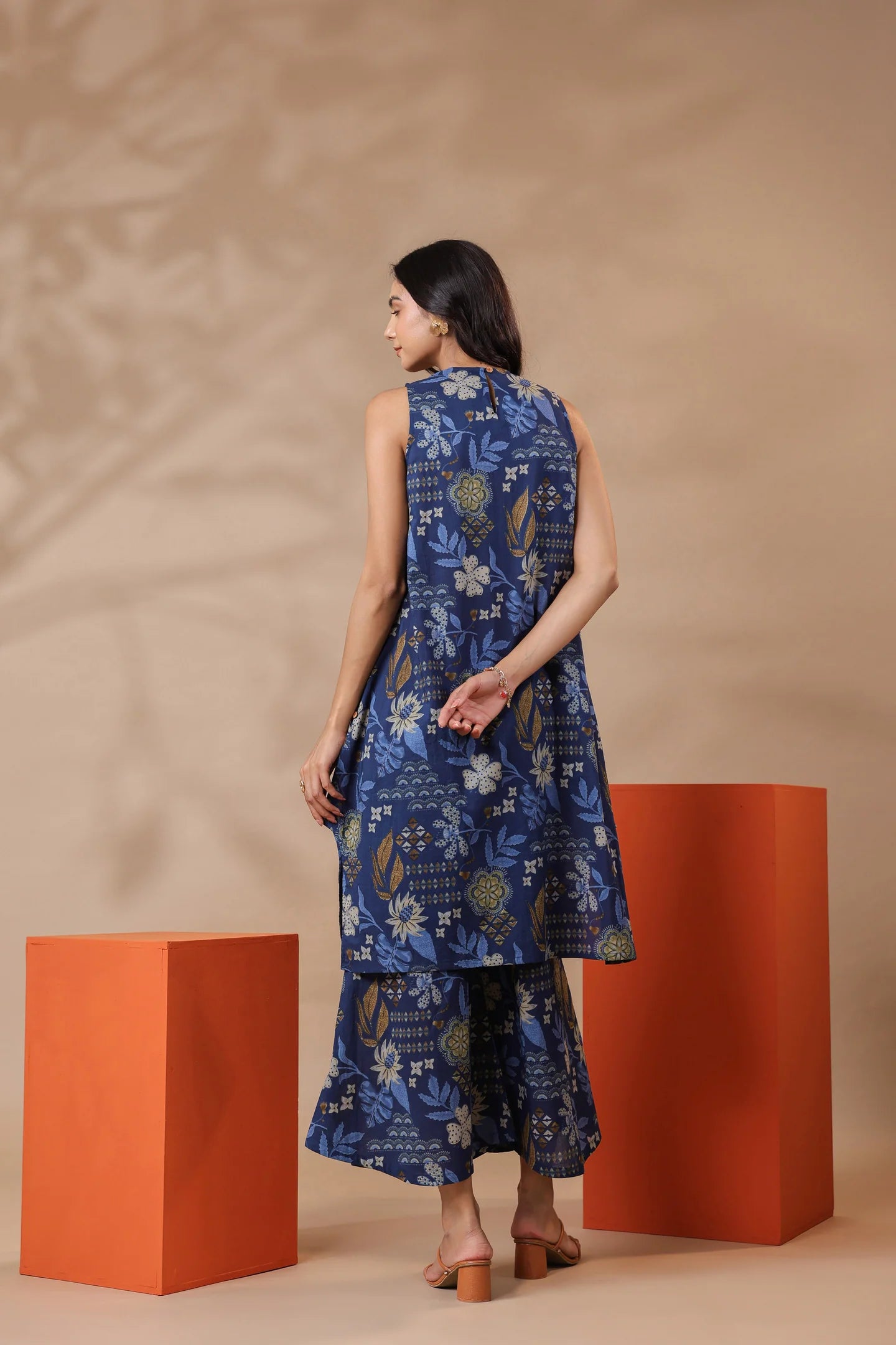 Navy Blue Printed Sleeveless Cotton Kurta & Pants Set