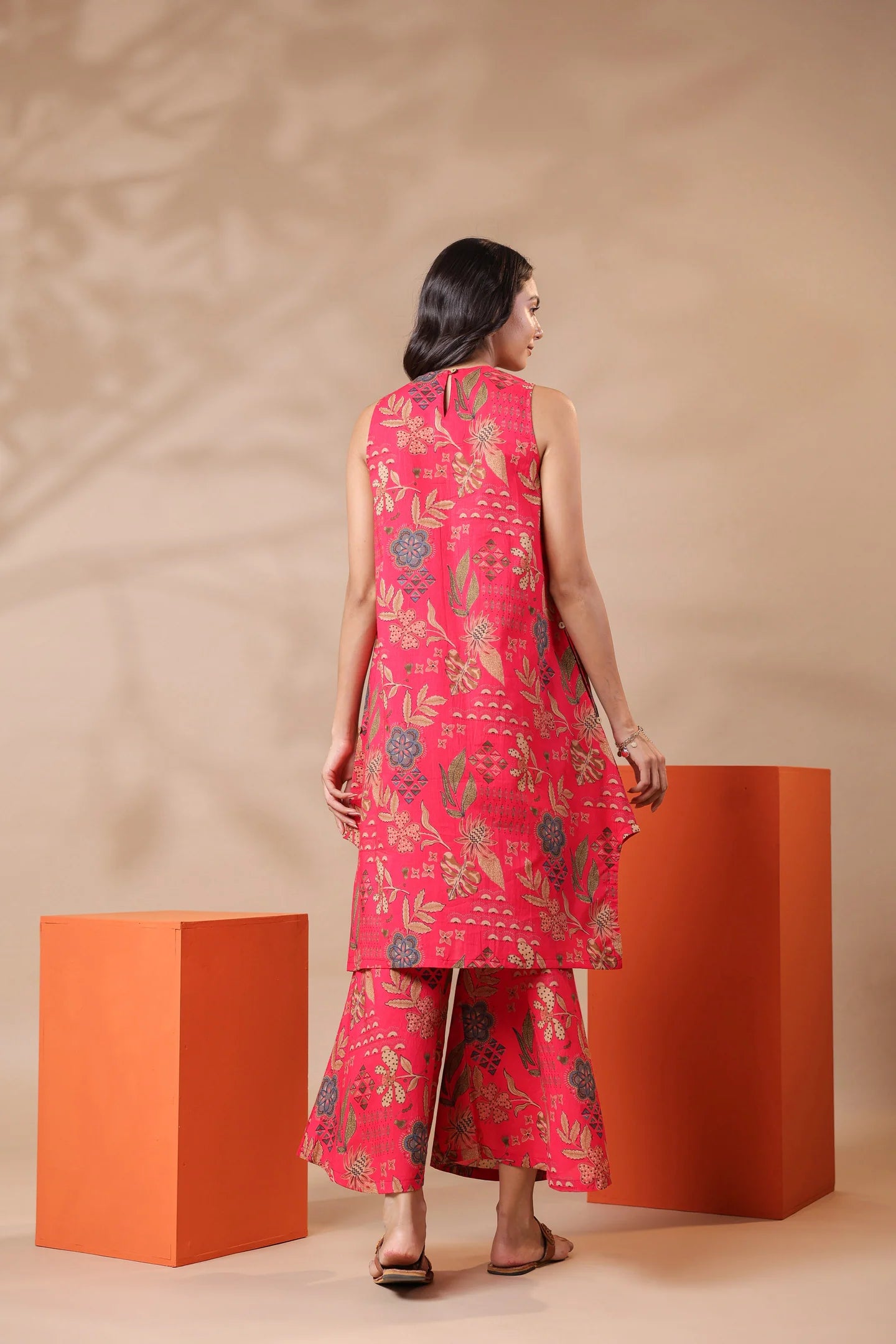 Pink Printed Sleeveless Cotton Kurta & Pants Set