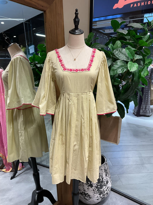 Embroidered Cream Solid Sleeved Short Dress