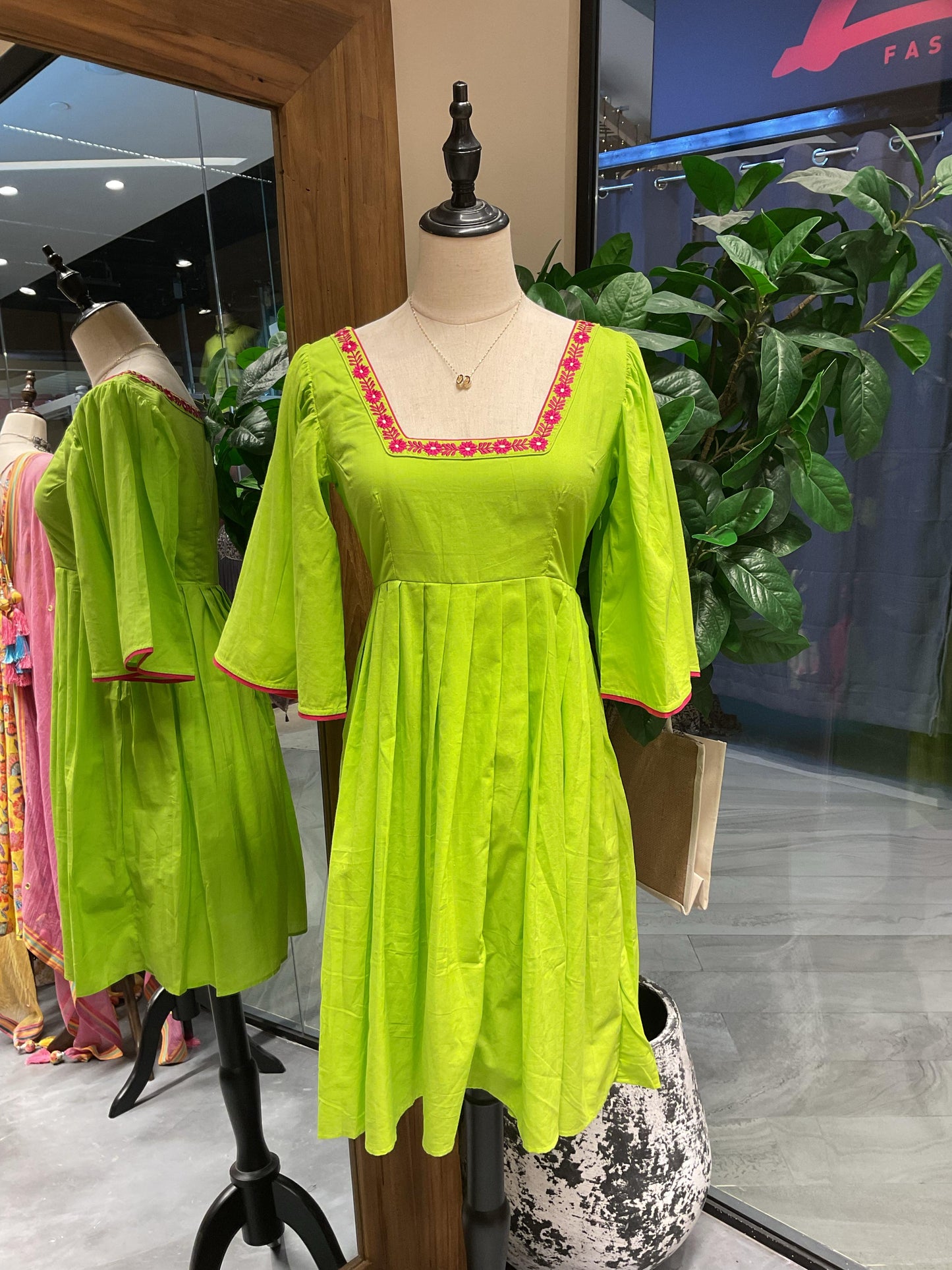 Embroidered Green Solid Sleeved Short Dress